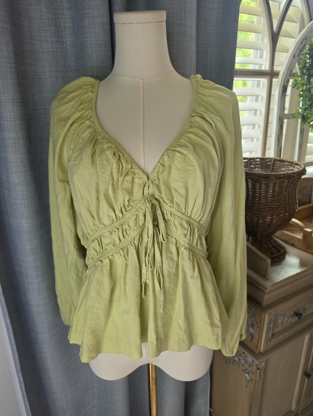 Universal Thread Top